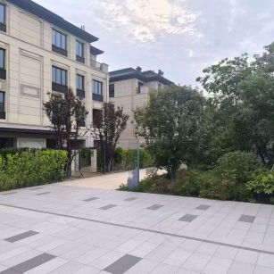 阳江 芝麻白与芝麻白搭配铺装，尺寸1200*600