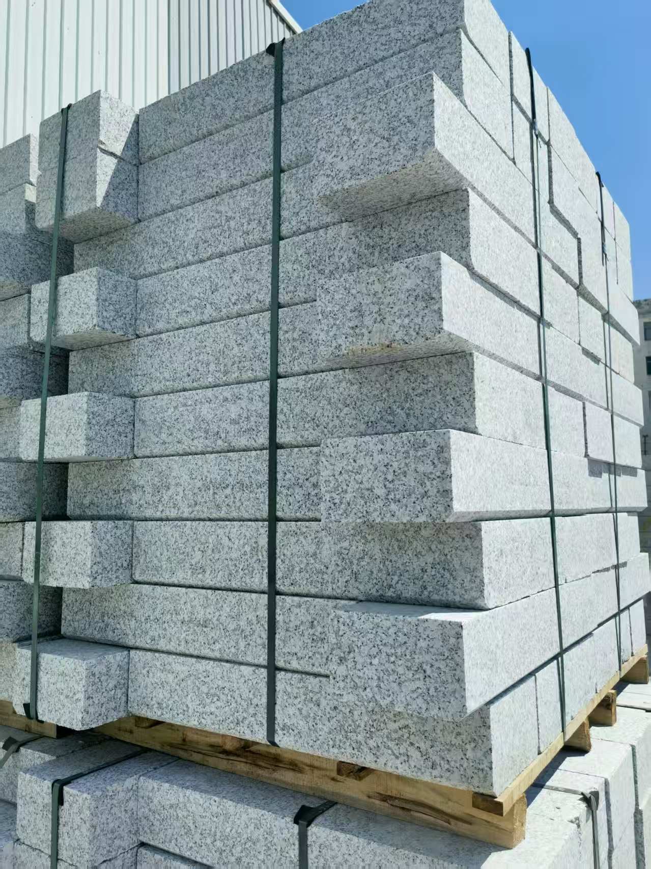 阳江 路沿石颜色均匀、尺寸标准