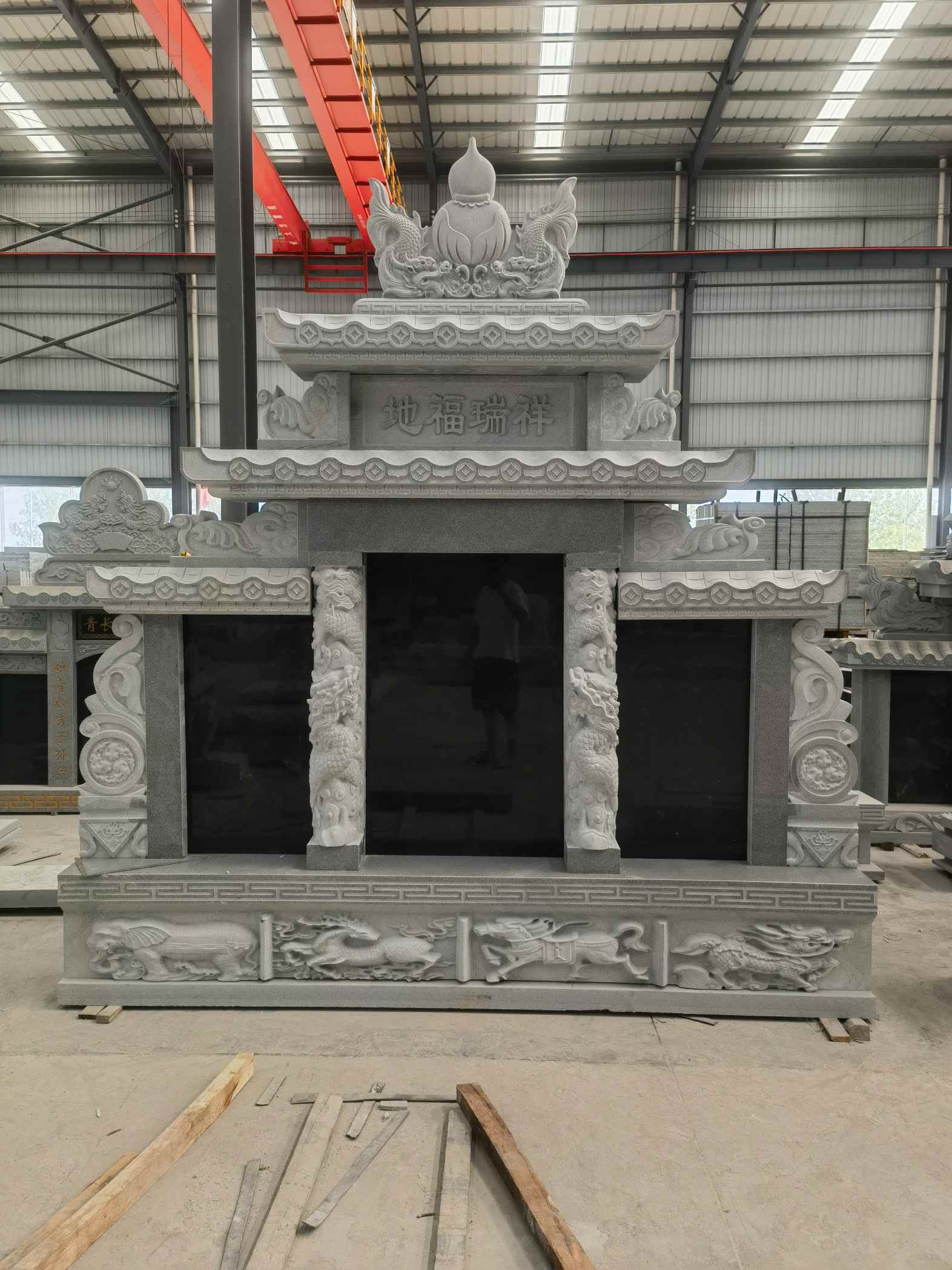 阳江 芝麻灰高档墓碑、土墓，一套也支持定做