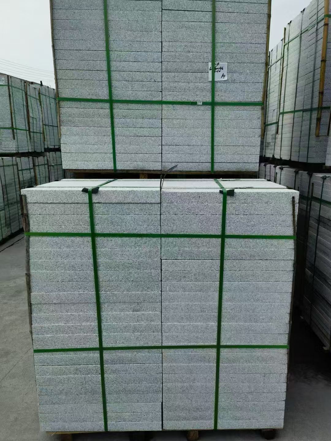 阳江 火烧面地铺石，街道广场园林市政工程板，1.8~5.0厚均有现货