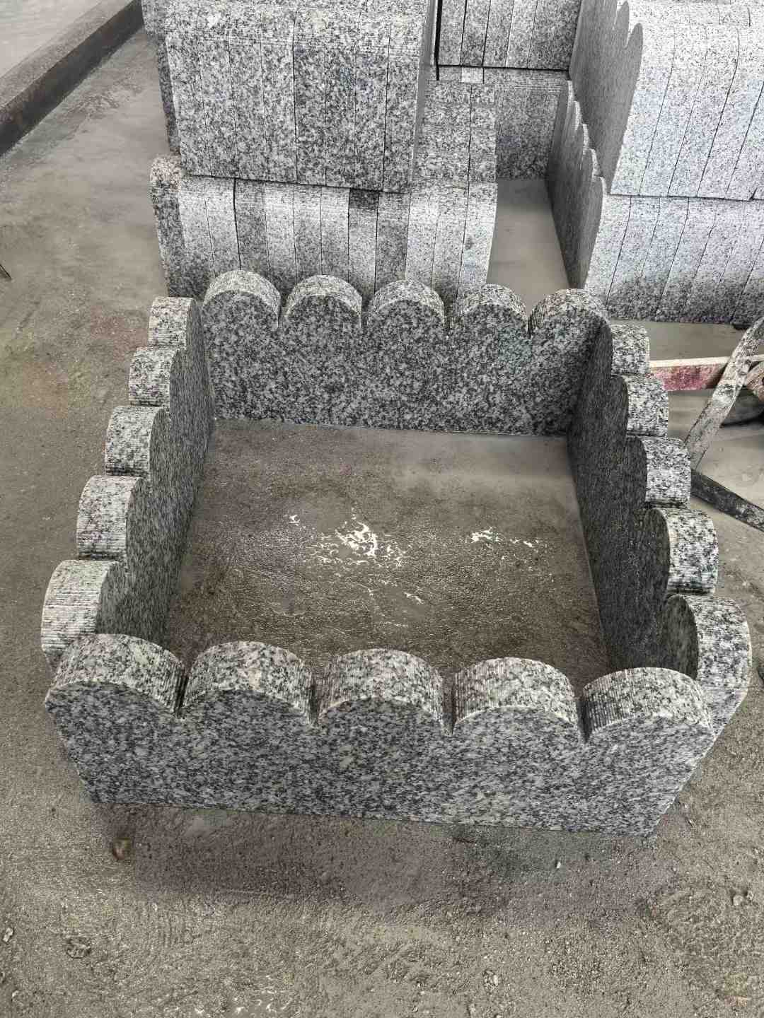 阳江 花边石、花坛围栏石、花池界石、菜园栅栏石、镶边石、波浪状界石介绍