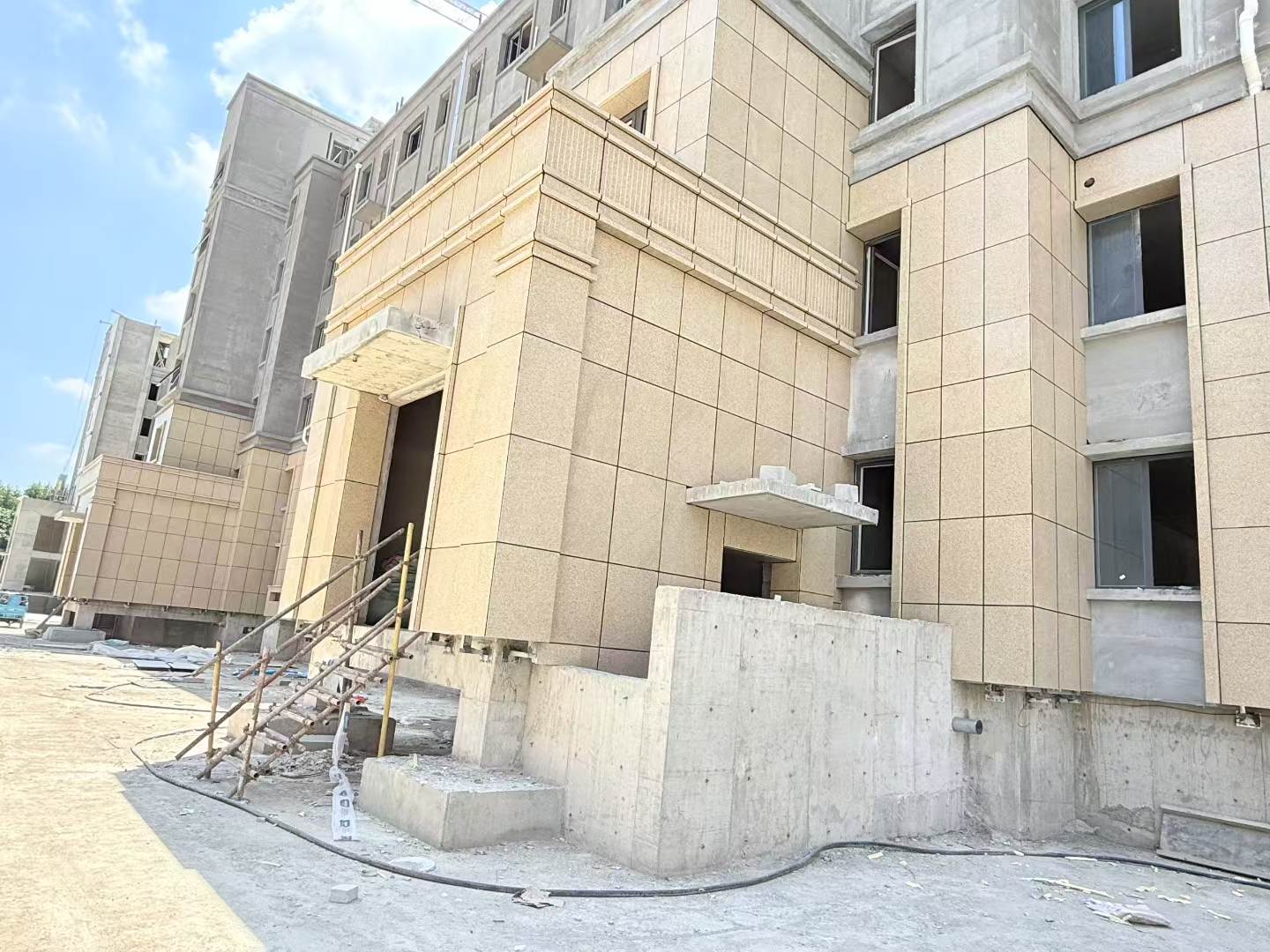阳江 黄金麻干挂，工地实拍