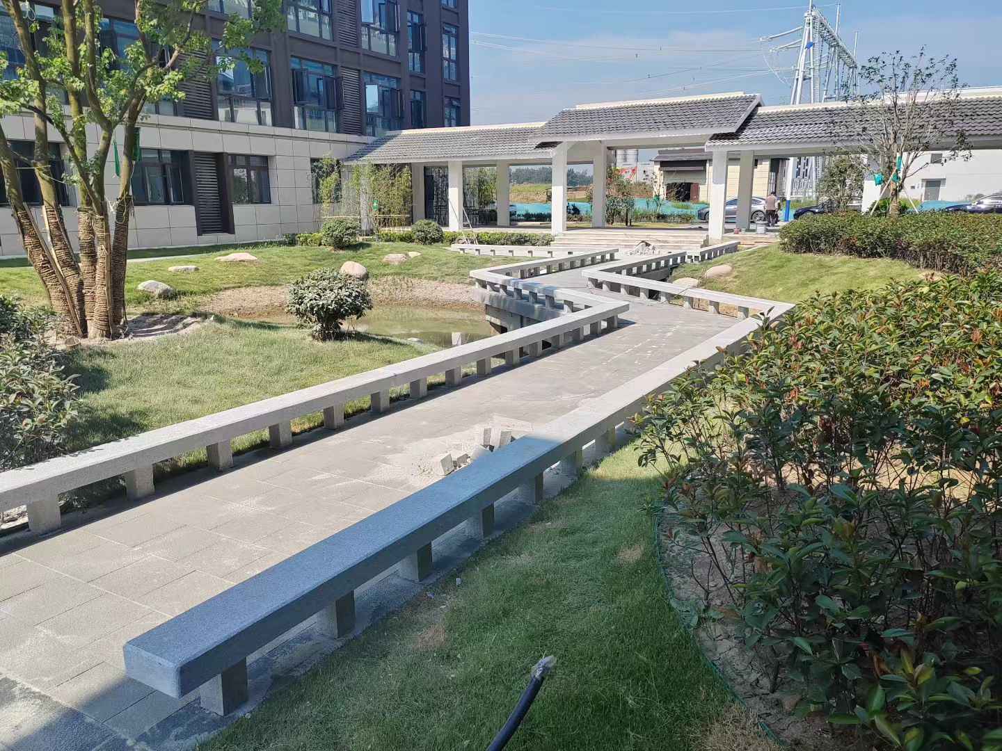 阳江 芝麻灰小区坐凳&栏杆安装效果