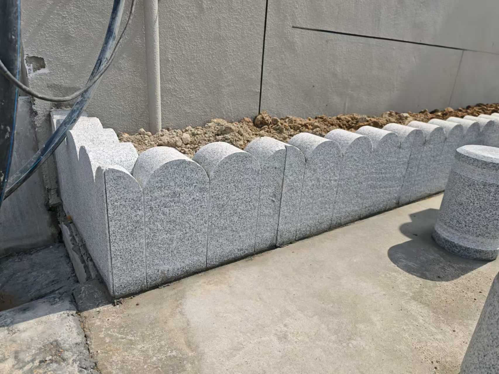 阳江 芝麻白花岗岩花边石铺装效果图