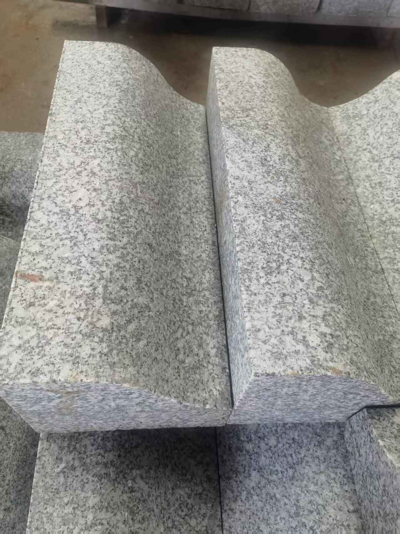 阳江芙蓉白S型拉丝面路沿石