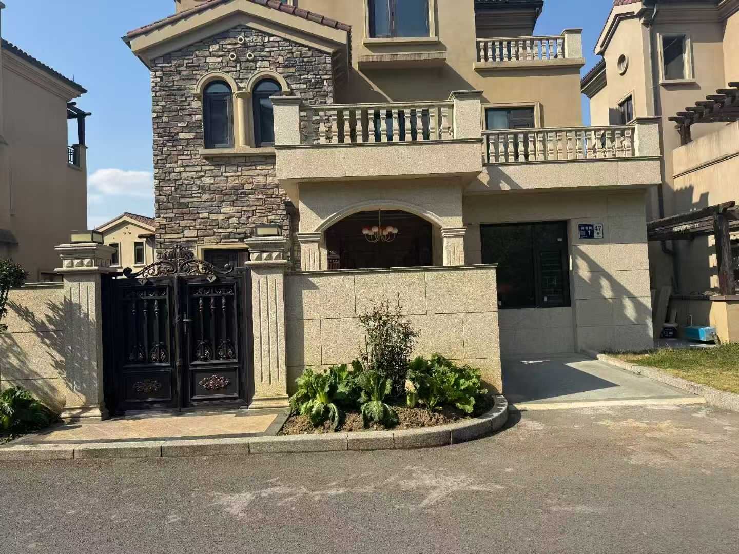 阳江黄金麻别墅干挂效果展示